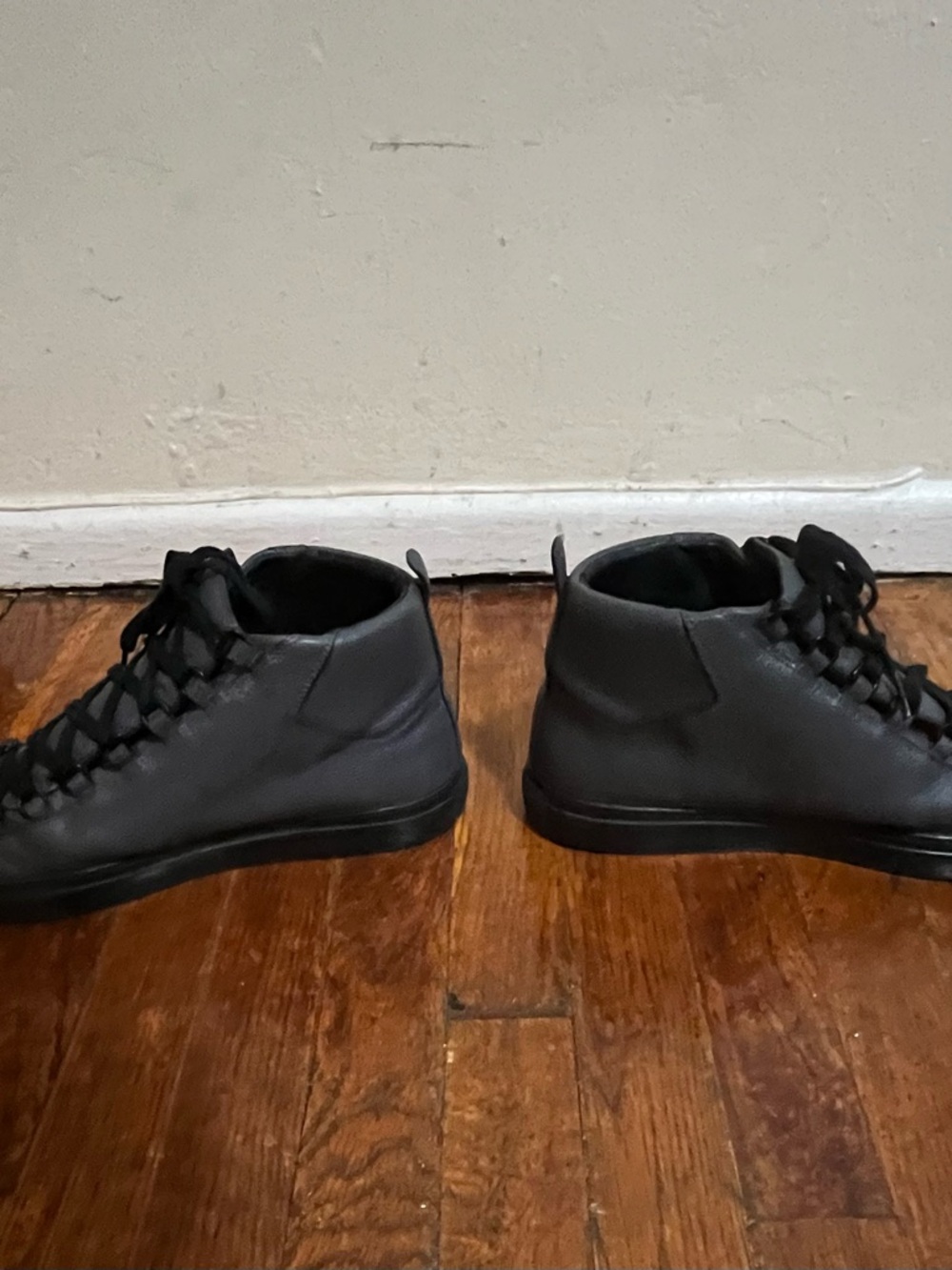 Balenciaga Men's Gray Arena Low-Top Lace-Up Sneakers - Picture 6 of 9